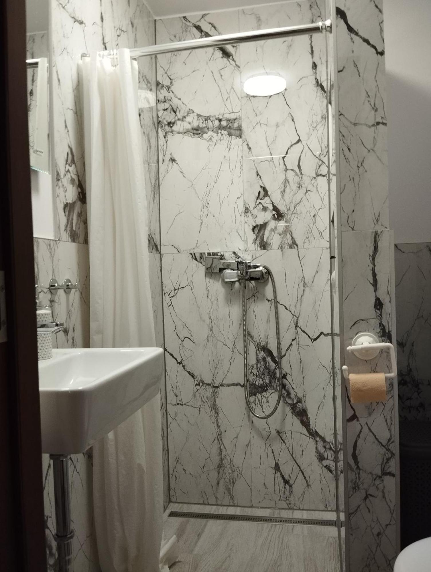 A&D Apartment Решица Екстериор снимка